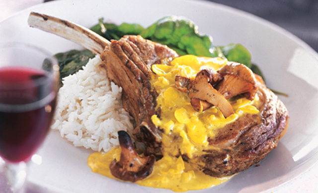 Cotes De Veau Du Quebec Sauce Aux Amandes Et Au Cari