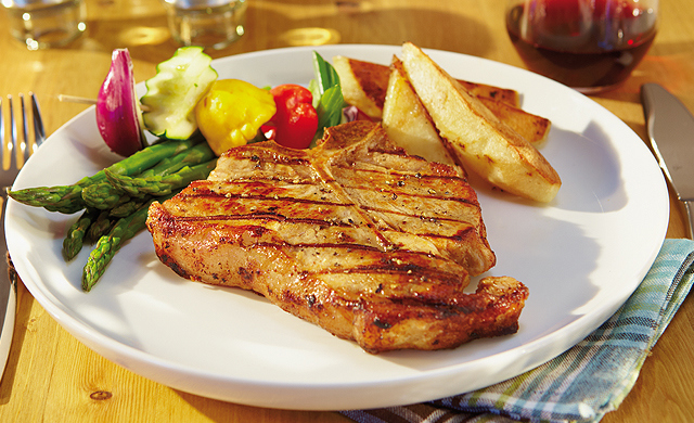 Biftecks D Aloyau De Veau Du Quebec Marines Aux Herbes Fraiches