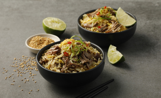 Riz Frit Avec Effiloche De Veau Au Cari