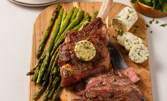 Tomahawks Grillés Avec Beurre Maître D’Hôtel 640X390px