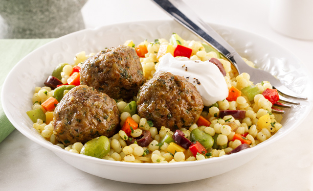 Salade Tiede De Couscous Perle Aux Boulettes De Veau Du Quebec Libanaises