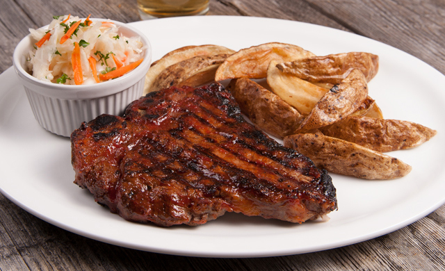 Biftecks D Aloyau Cotelettes De Longe De Veau Du Quebec BBQ Au Paprika Fume