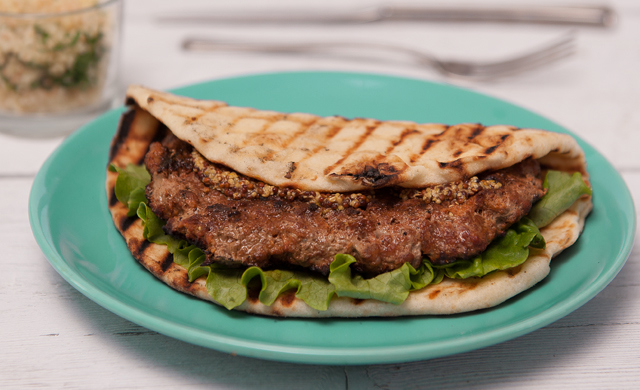 Burger De Veau Du Quebec Style Merguez
