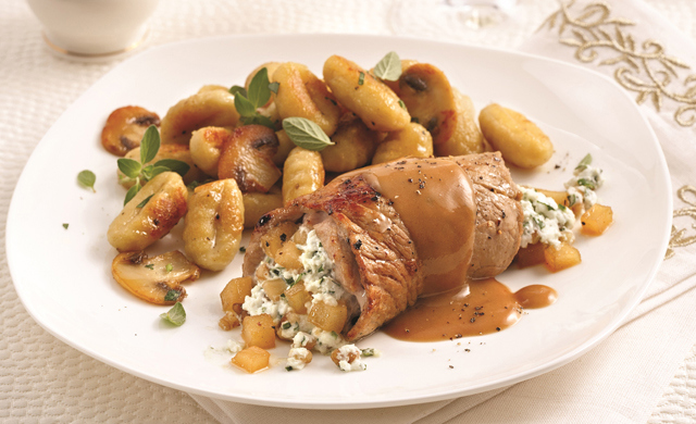 Escalopes De Veau Du Quebec Farcies Au Fromage De Chevre Et Poires A L Erable