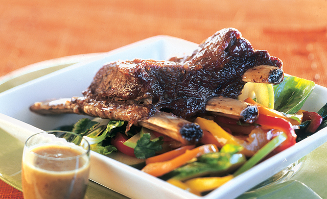 Cotes Levees De Veau Du Quebec Braisees Au Cidre Et Salade De Chilis Croustillants