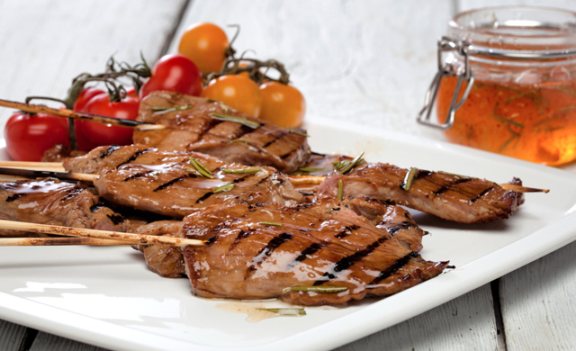 Brochettes De Veau Du Quebec Laquees